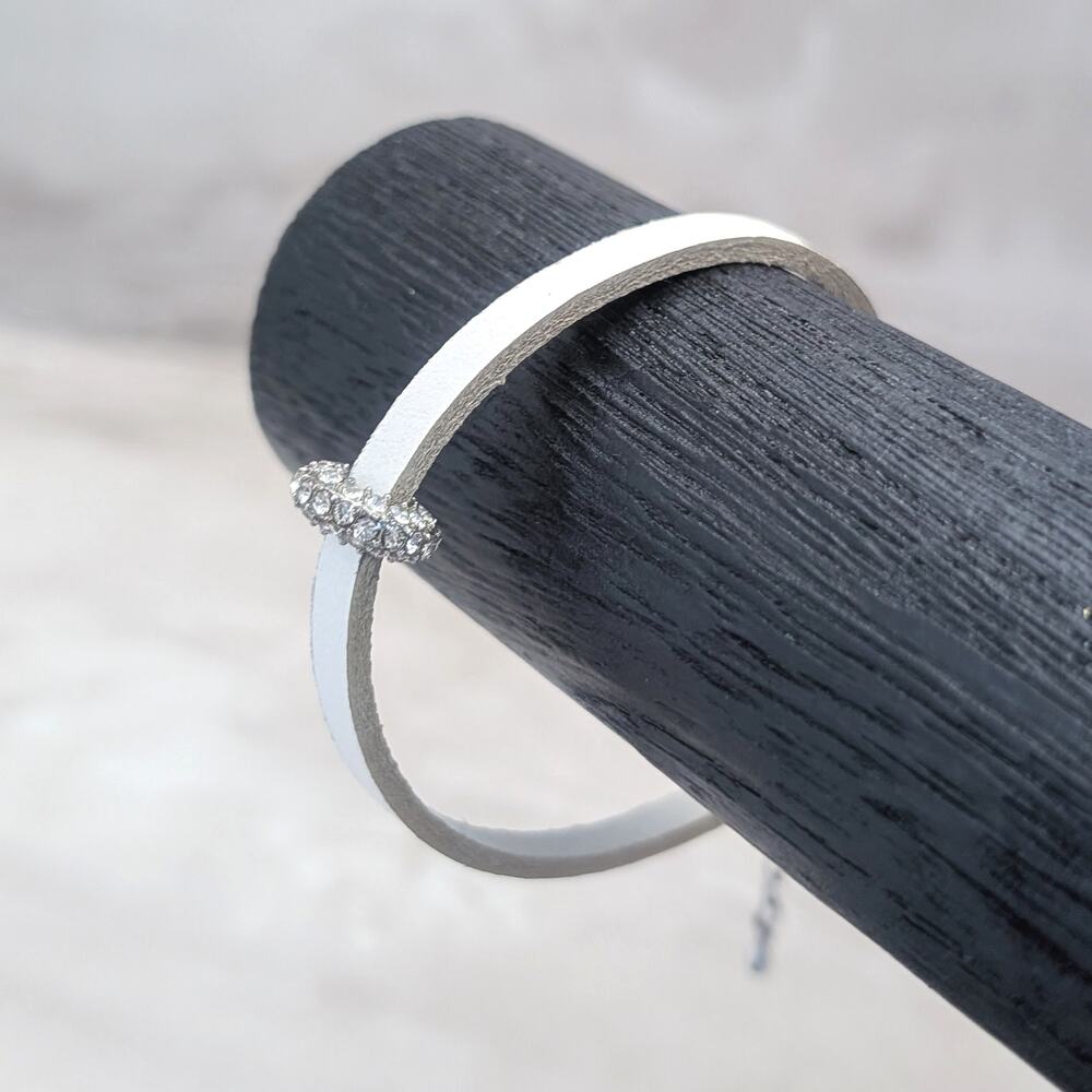 Off White Bracelet with Faux Gem Accent